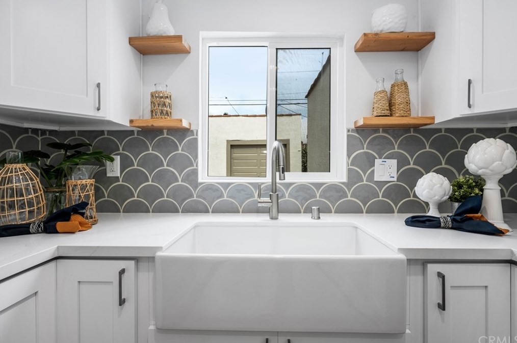 5415 Chesley Ave, Los Angeles CA  90043-2422 exterior