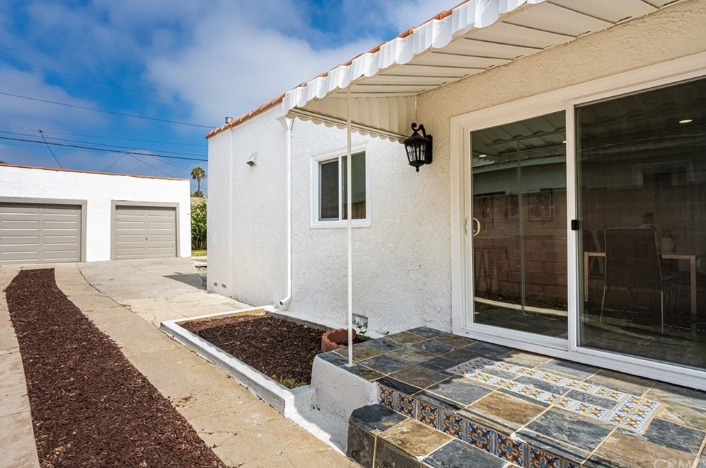 5415 Chesley Ave, Los Angeles CA  90043-2422 exterior