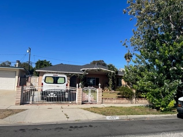 14702 Bodger Ave, Hawthorne, CA 90250