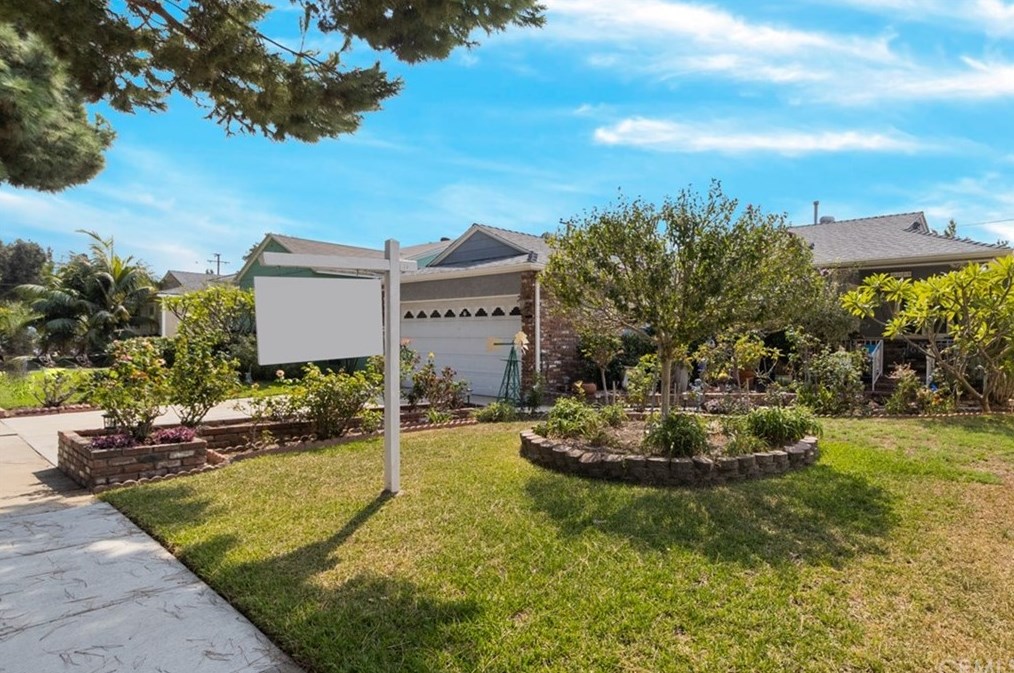4129 Knoxville Ave, Lakewood, CA 90713-3221