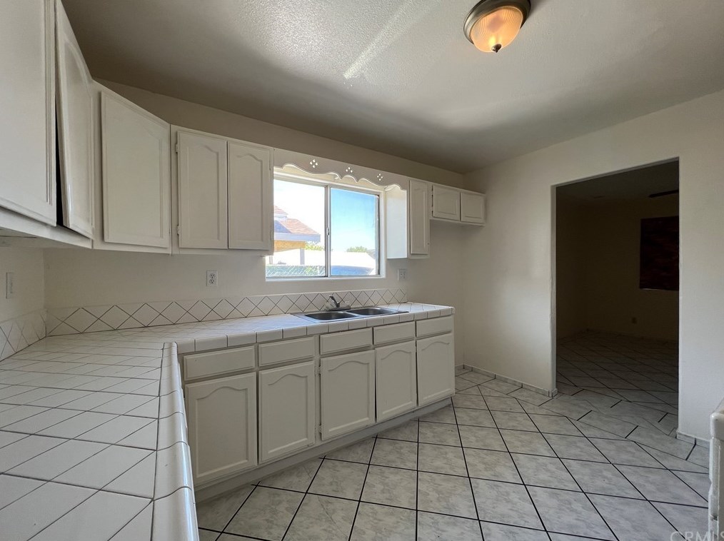 626 Hoefner Ave, Los Angeles CA  90022-3318 exterior