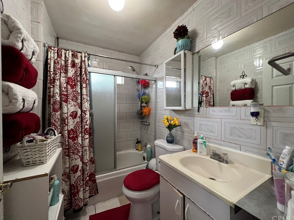 626 Hoefner Ave, Los Angeles CA  90022-3318 exterior