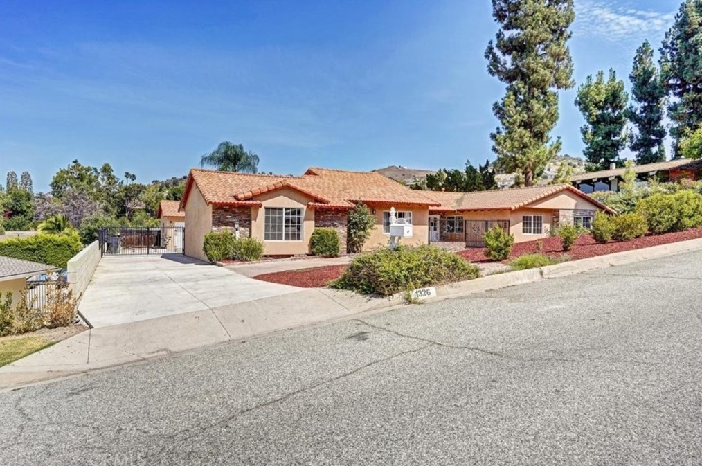 1326 Hollencrest Dr, West Covina, CA 91791-3711