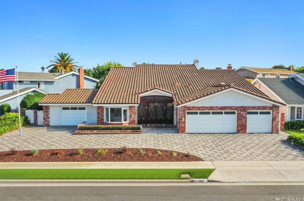 1807 Kinglet Ct, Costa Mesa, CA 92626-4866