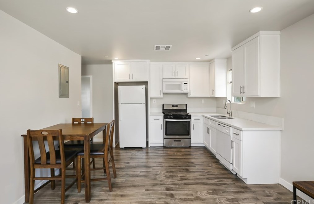 1205 37th Dr, Los Angeles CA  90007-4212 exterior