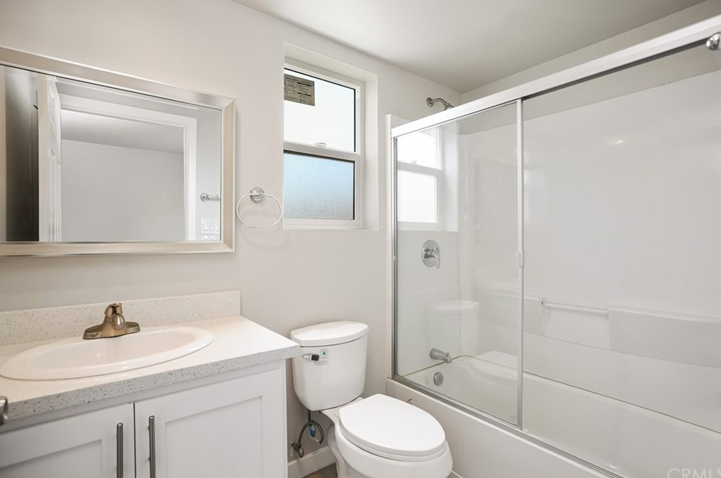 1205 37th Dr, Los Angeles CA  90007-4212 exterior