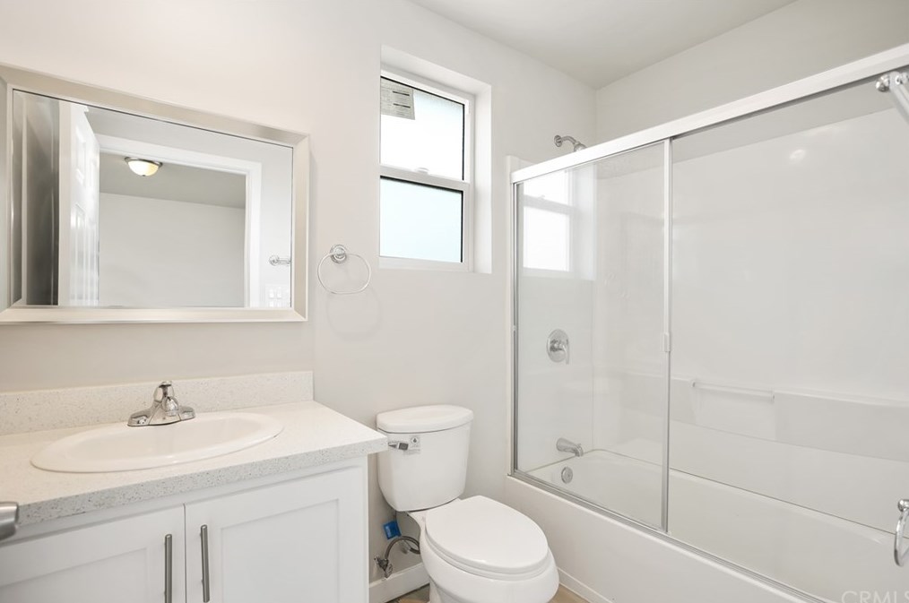 1205 37th Dr, Los Angeles CA  90007-4212 exterior