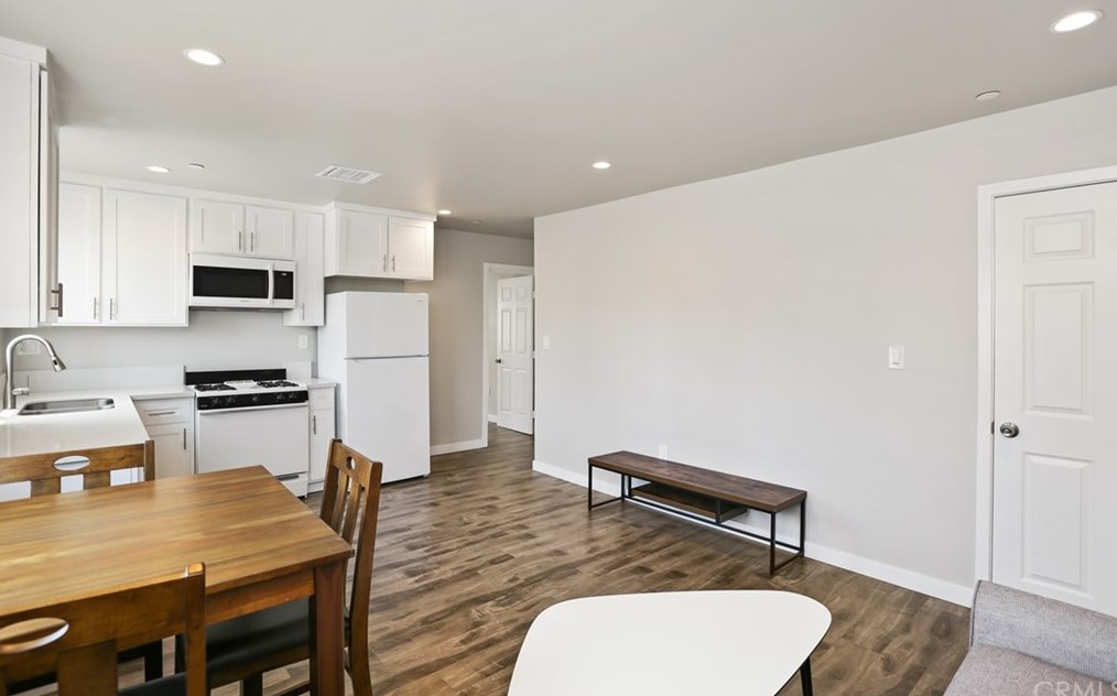 1205 37th Dr, Los Angeles CA  90007-4212 exterior