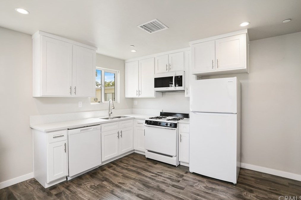 1205 37th Dr, Los Angeles CA  90007-4212 exterior