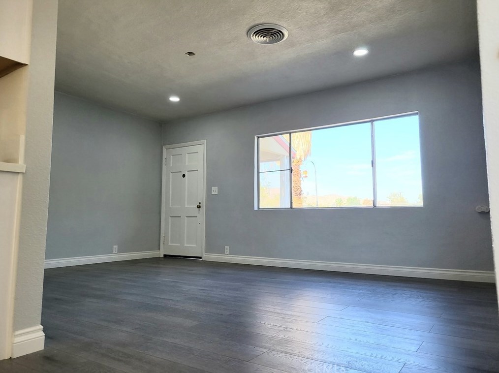 6547 Mission Ave, Twntynine Plm, CA 92277