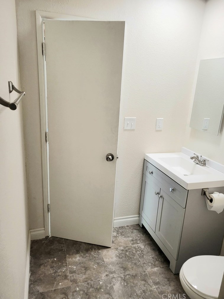 6547 Mission Ave, Twntynine Plm CA  92277-2949 exterior