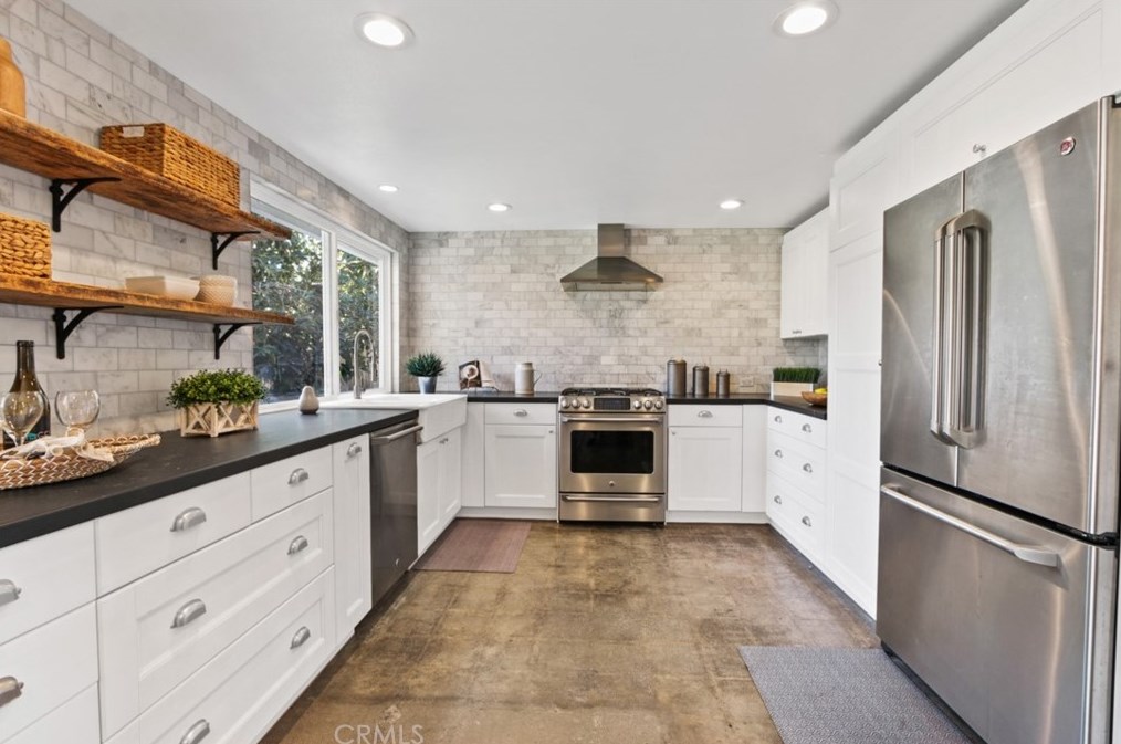 2712 Albatross Dr, Costa Mesa CA  92626-4714 exterior