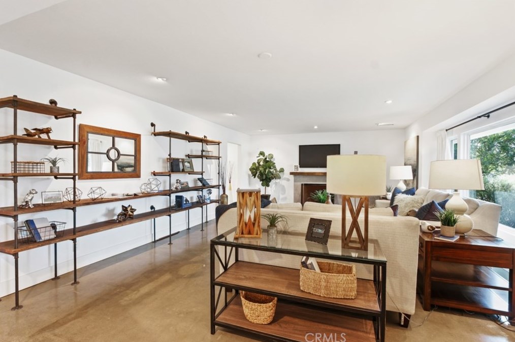 2712 Albatross Dr, Costa Mesa CA  92626-4714 exterior