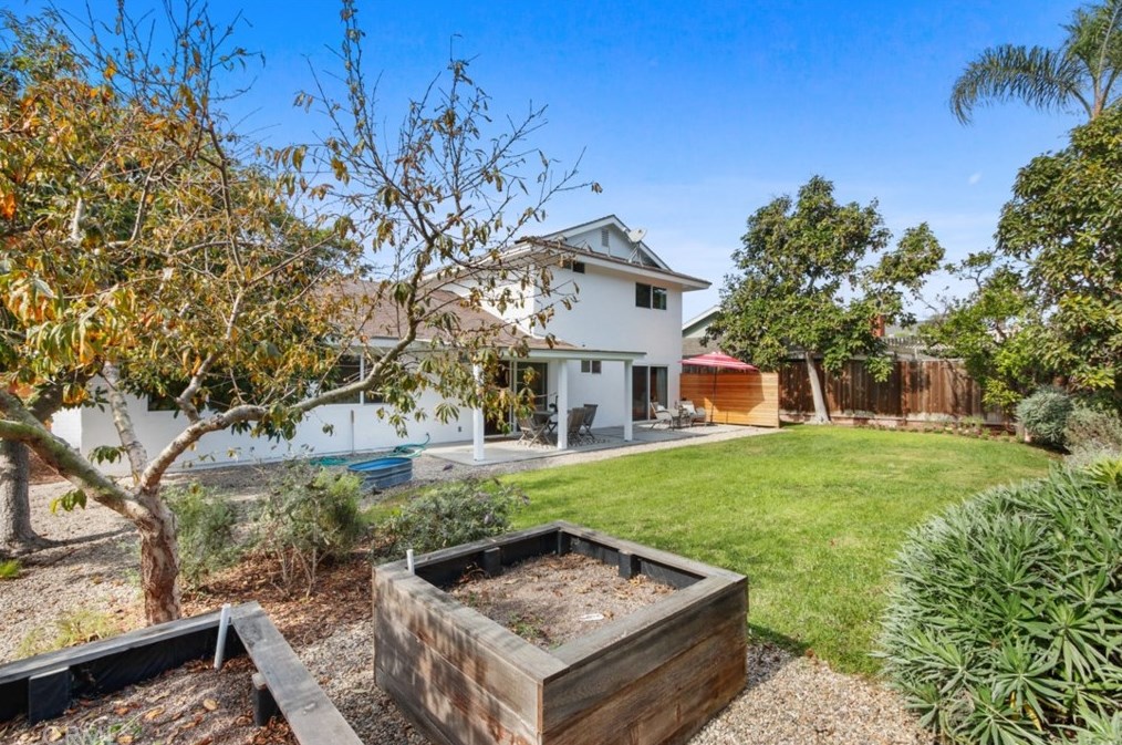 2712 Albatross Dr, Costa Mesa CA  92626-4714 exterior