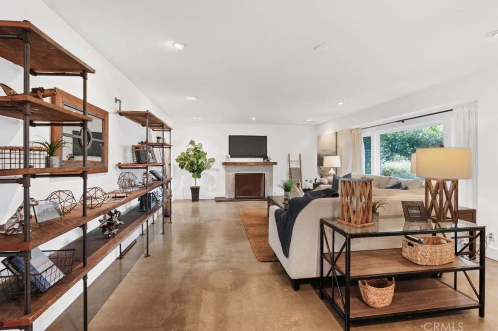 2712 Albatross Dr, Costa Mesa CA  92626-4714 exterior