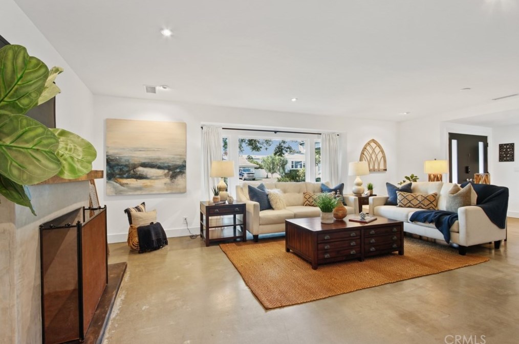 2712 Albatross Dr, Costa Mesa CA  92626-4714 exterior