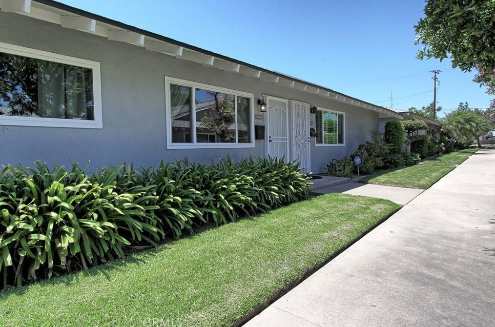 2026 Santa Clara Ave, Santa Ana CA  92705-7861 exterior