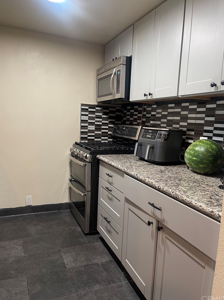 600 W 3rd St #b207, Santa Ana, CA 92701