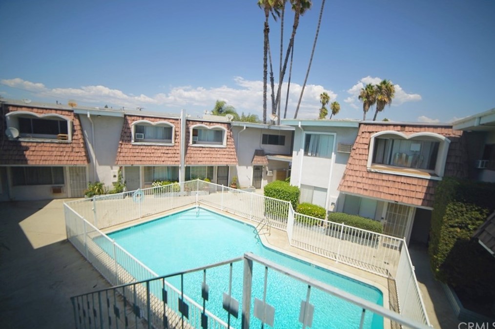 2025 Las Vegas Ave, Pomona CA  91767-2768 exterior