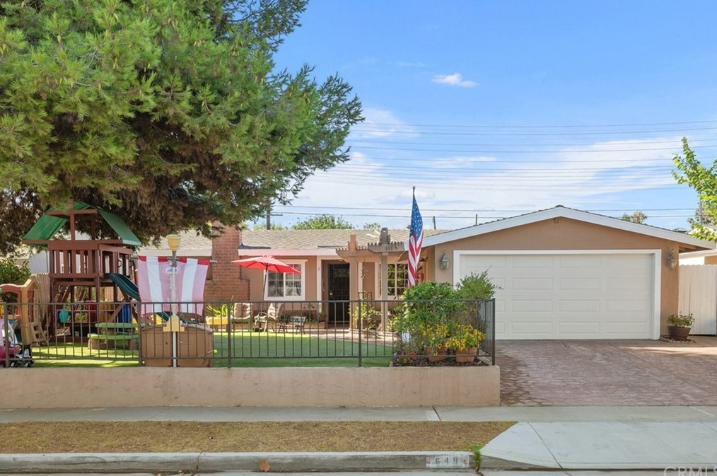 649 Darrell St, Costa Mesa, CA 92627-2403