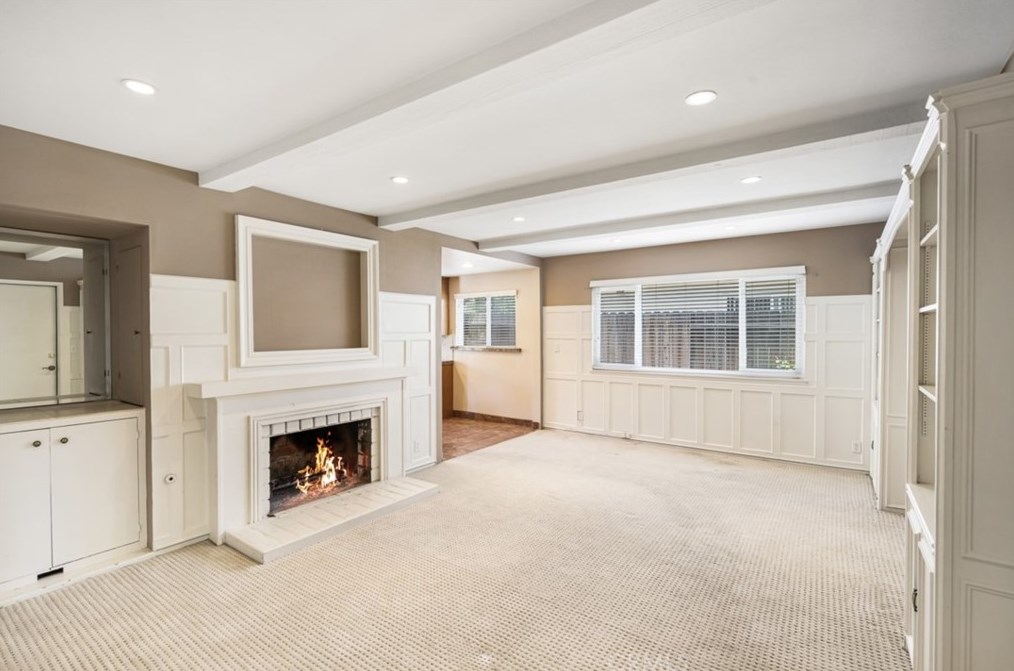 1072 Tulare Dr, Costa Mesa, CA 92626-2113
