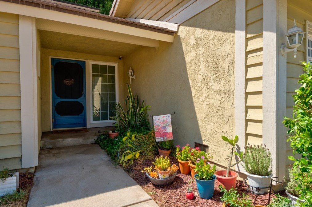 2194 Conejo St, Corona, CA 92882-4001