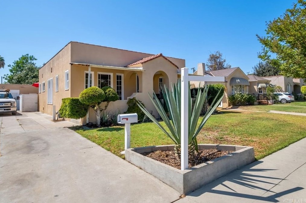 212 N Wright St, Santa Ana, CA 92701