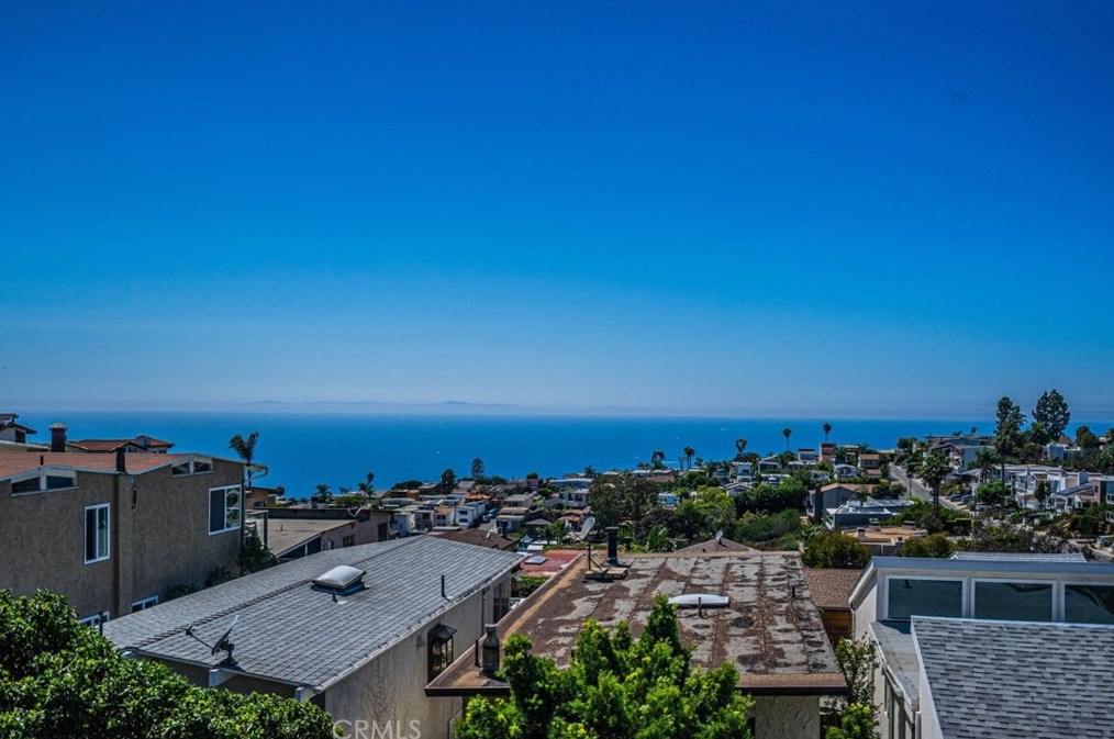 1065 Tia Juana St, Laguna Beach CA  92651-3833 exterior