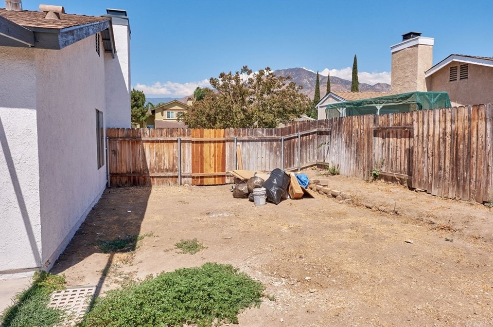 28443 Tonner Dr, Highland, CA 92346-3854