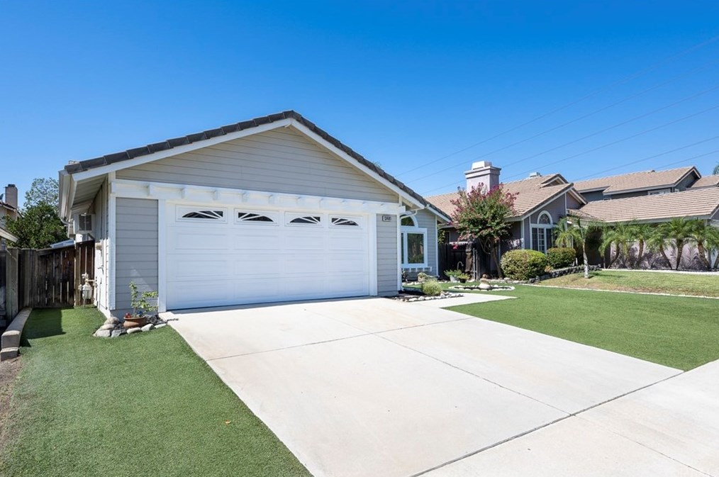 13481 Dana Ct, Fontana, CA 92336-3429