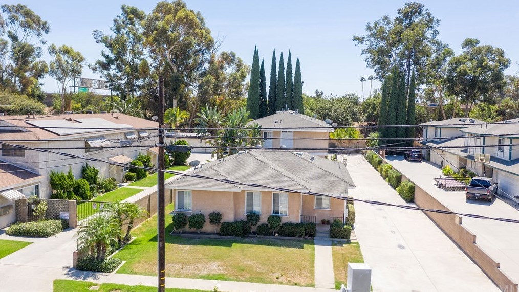 9232 Park St, Bellflower, CA 90706