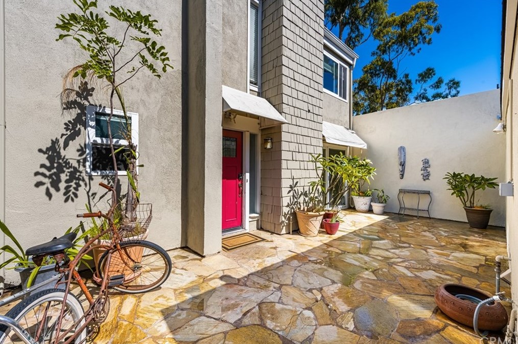 19471 Sandcastle Ln, Huntington Beach, CA 92648-3028