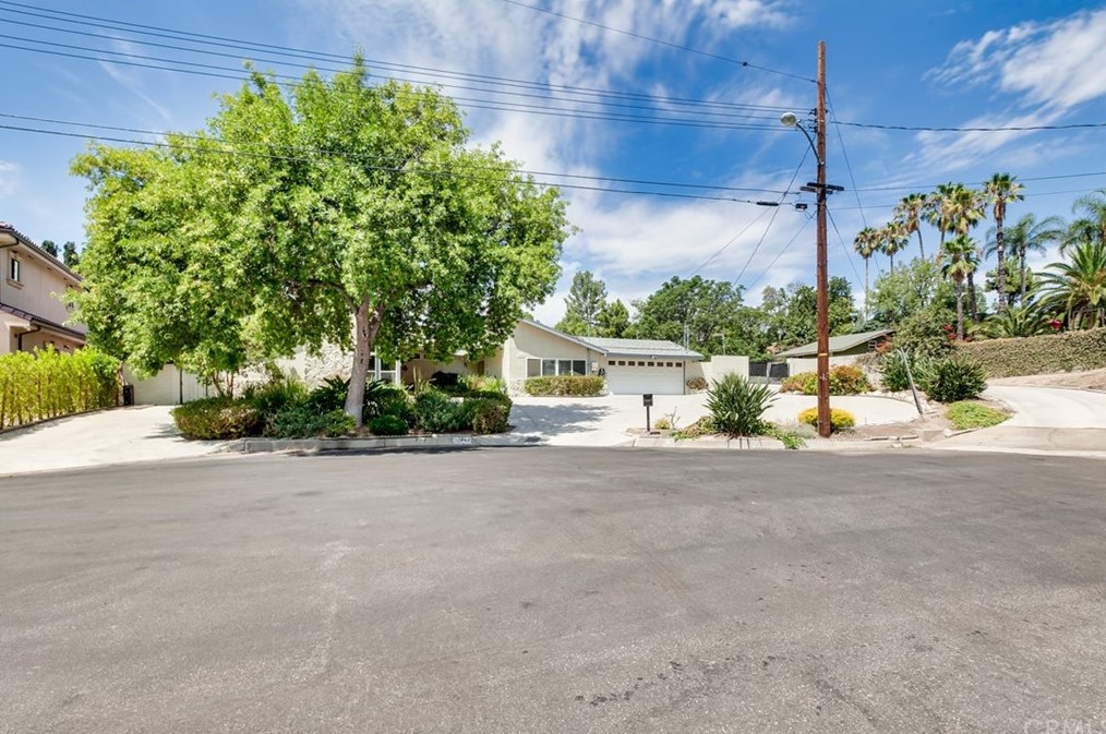 17444 Mayflower Dr, San Fernando, CA 91344-2222