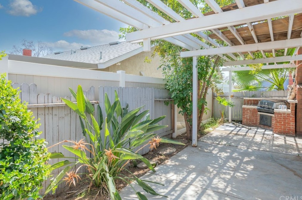 25566 Ericson Dr, Moreno Valley CA 92553-5036 exterior