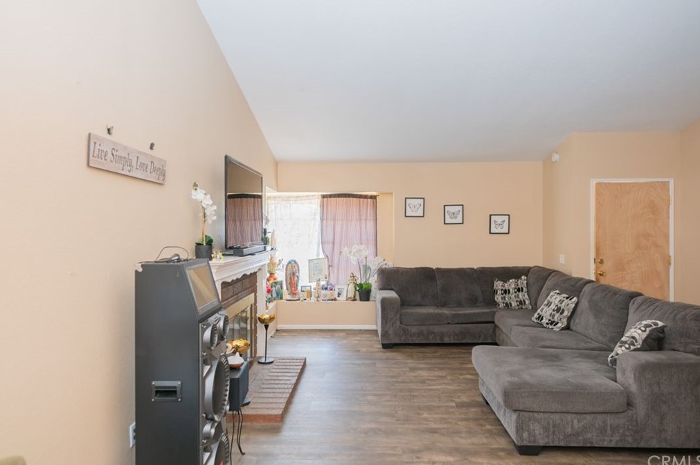 25566 Ericson Dr, Moreno Valley CA 92553-5036 exterior