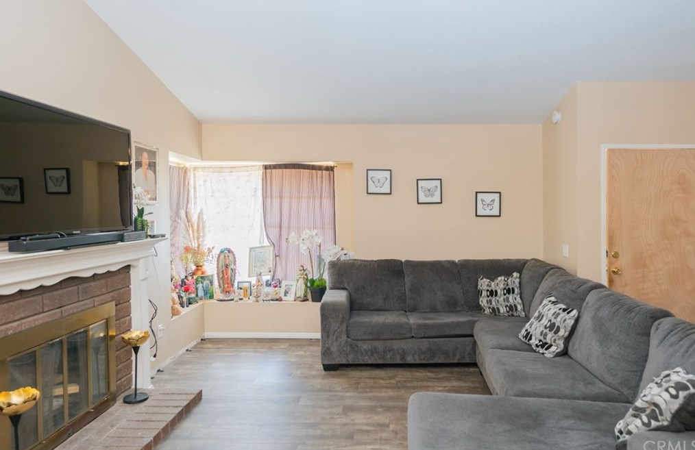 25566 Ericson Dr, Moreno Valley CA 92553-5036 exterior