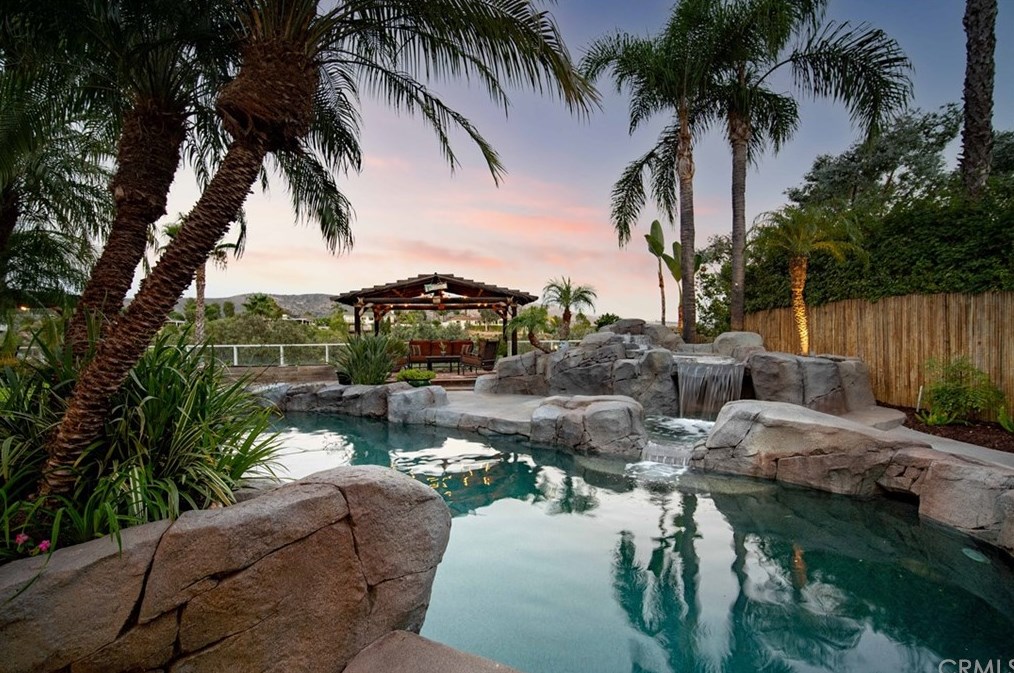 10502 Grove Oak Dr, Santa Ana, CA 92705-2588