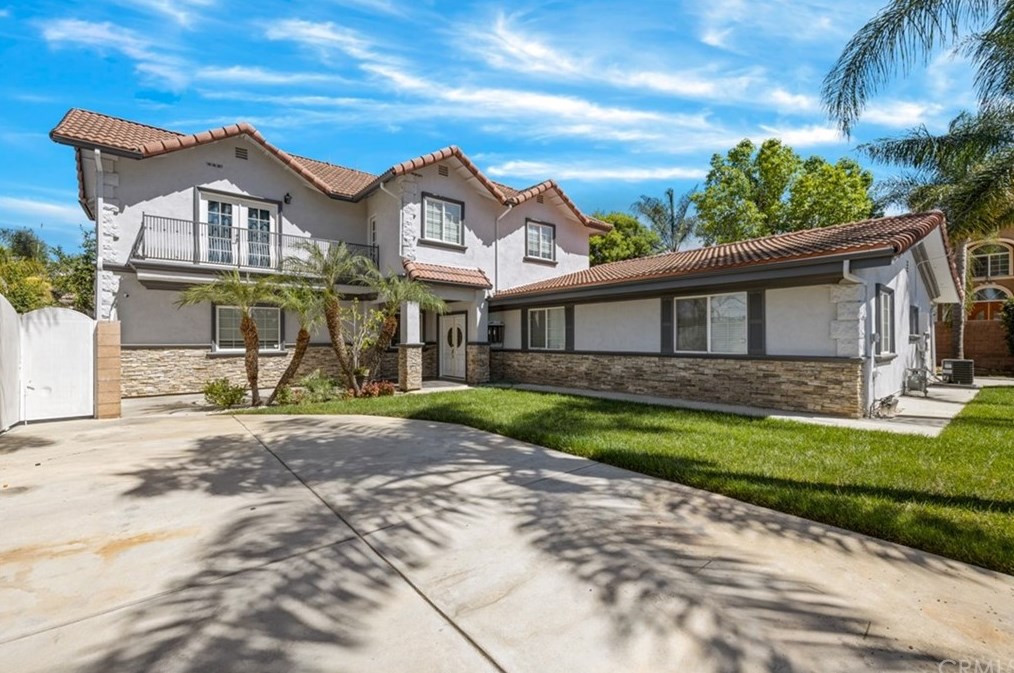 2040 W Broadway, Anaheim, CA 92804