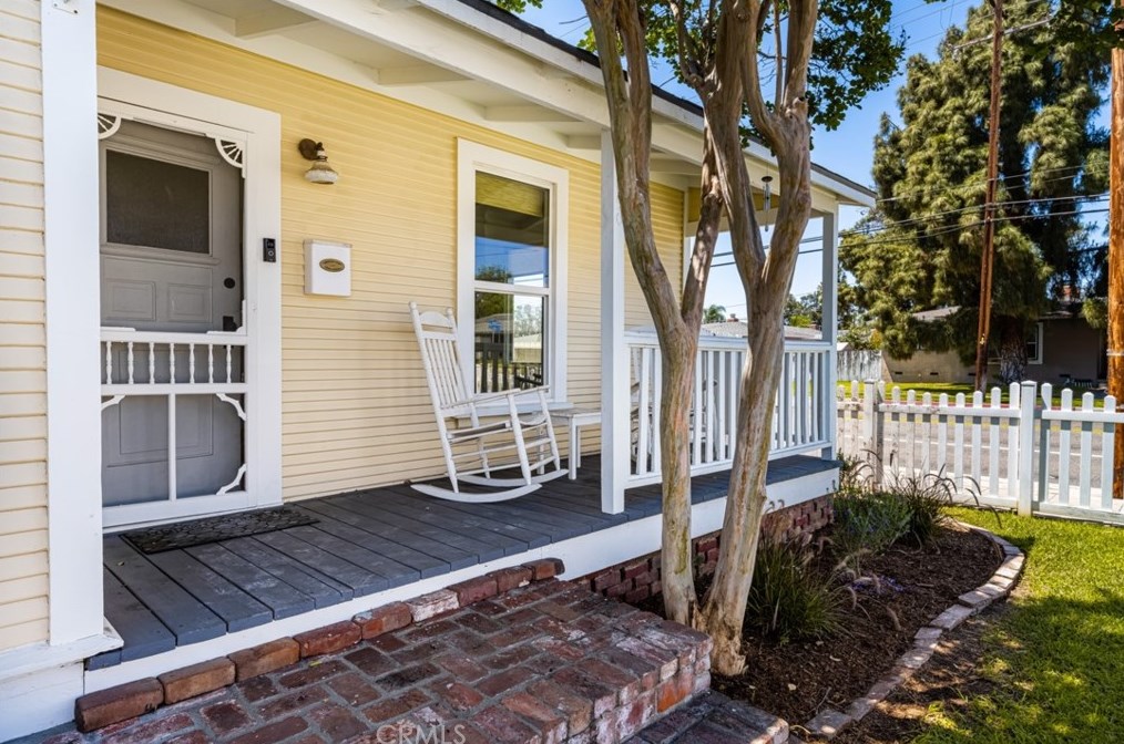 890 N Grand St, Orange, CA 92867