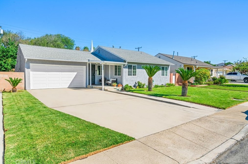 1211 E Oak St, Anaheim, CA 92805