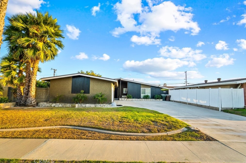 8672 Joyzelle Ave, Garden Grove, CA 92841