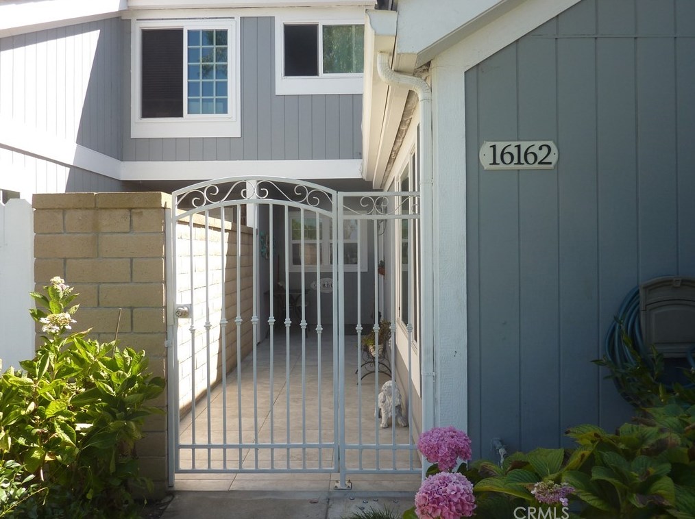 16162 Tortola Cir, Huntington Beach, CA 92649-2041