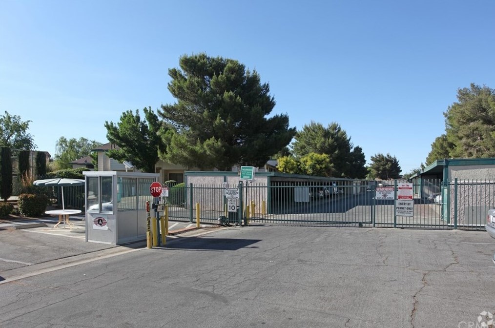 44418 15th Street #2, Lancaster, CA 93535