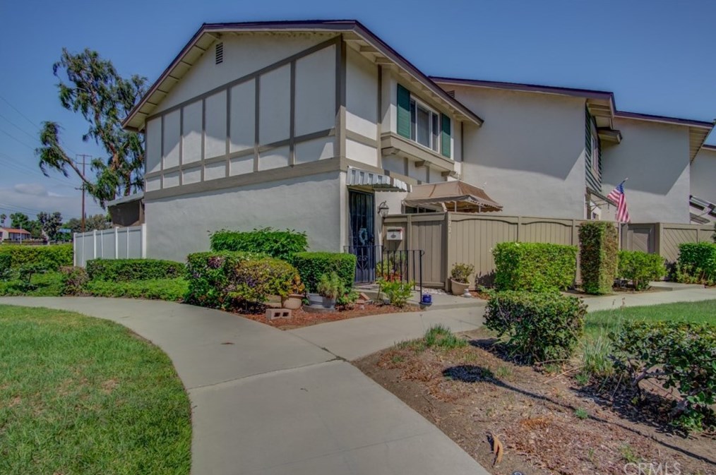 8221 Erskine Green, Buena Park, CA 90621