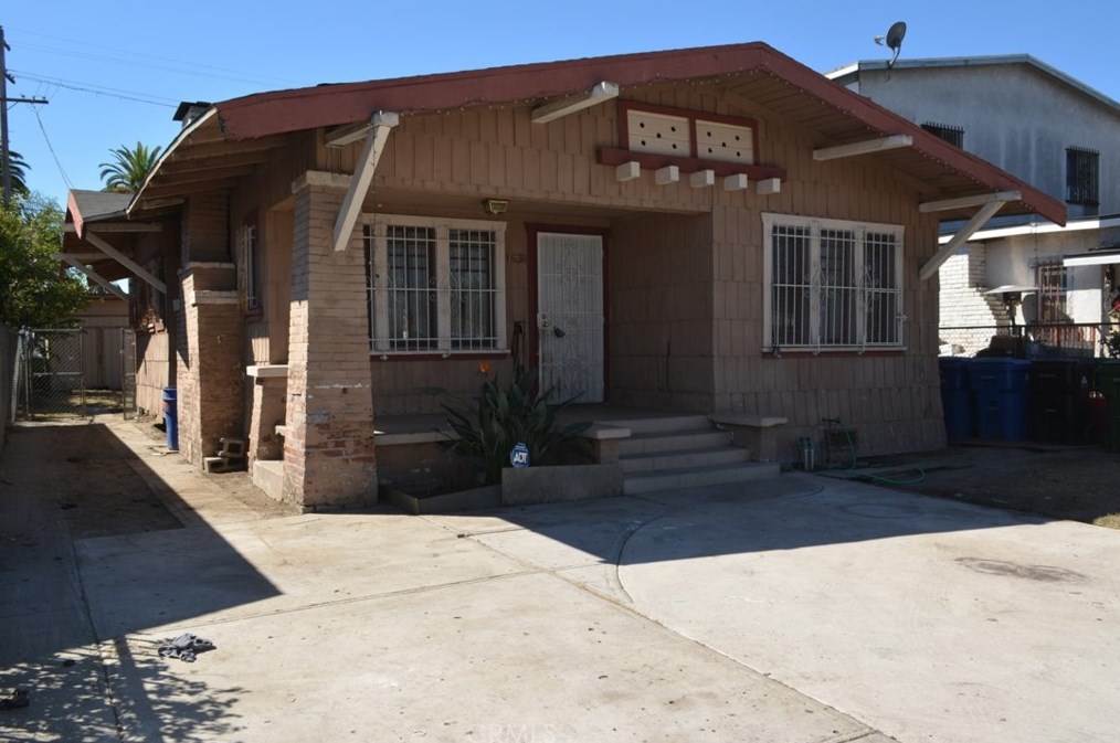 1638 38th Pl, Los Angeles, CA 90062-1001