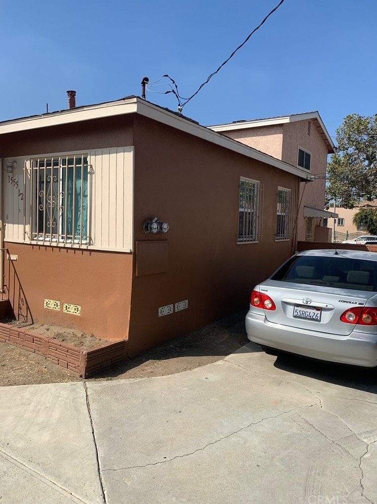 1553 85th St, Los Angeles, CA 90001-3913