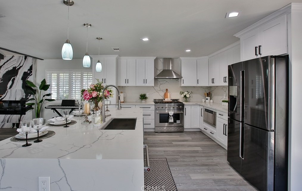 16411 Magellan Ln, Huntington Beach CA  92647-3528 exterior