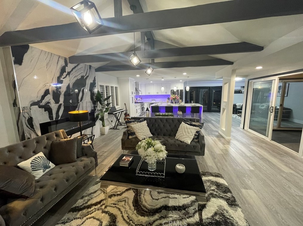 16411 Magellan Ln, Huntington Beach CA  92647-3528 exterior