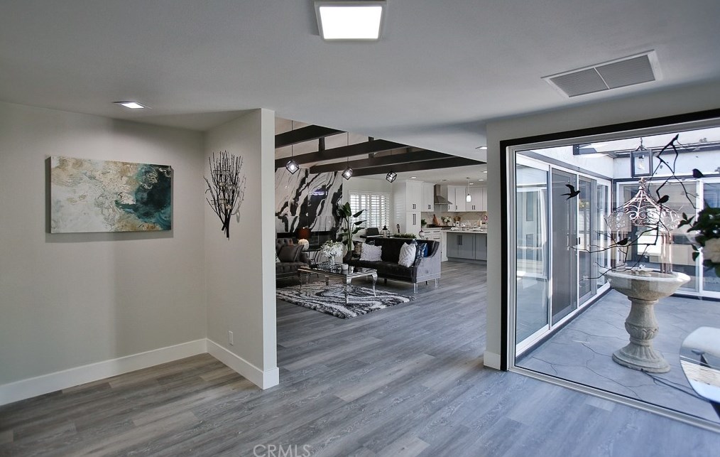 16411 Magellan Ln, Huntington Beach CA  92647-3528 exterior