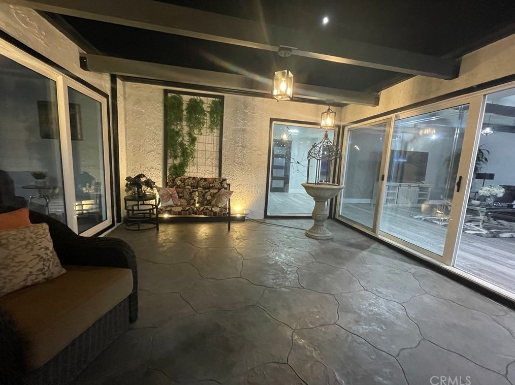 16411 Magellan Ln, Huntington Beach CA  92647-3528 exterior